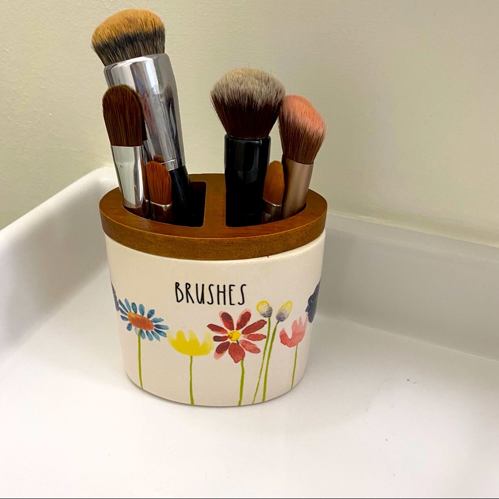 Rae Dun. Make-up Brush Holder Brand New